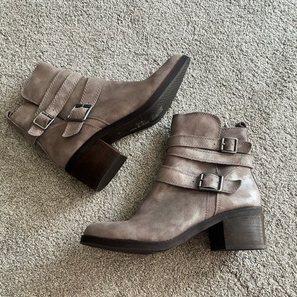 New Lucky Brand Leather Cordeena Size 8.5 Heel Ankle Boots Bootie Fur Lined - Picture 1 of 6